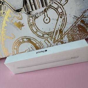 Apple Pencil (2nd Gen) White with Gold Accent Packaging